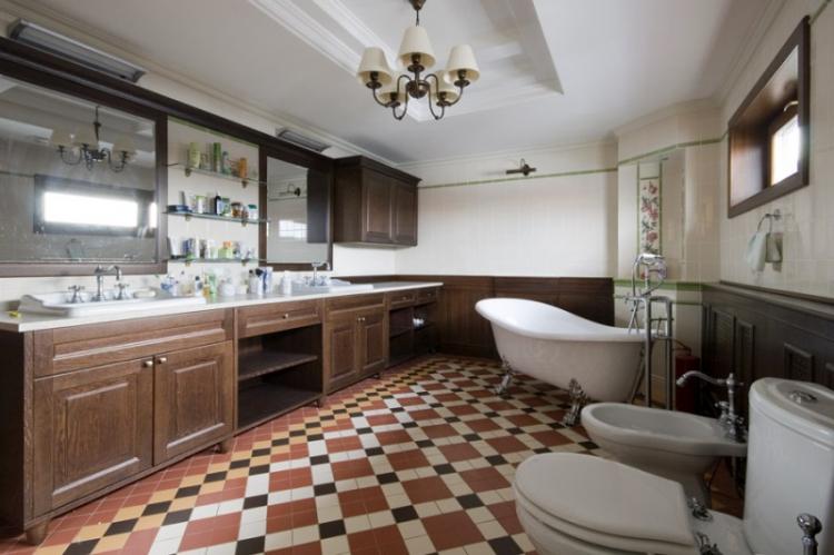 Salle de bain à l'anglaise - Photo de design d'intérieur