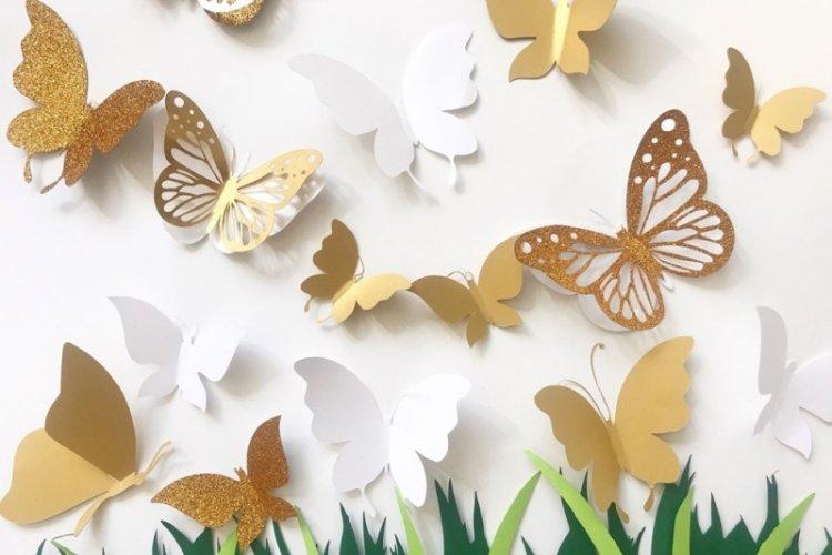 Papillons ajourés sur un substrat - Papillons DIY sur le mur