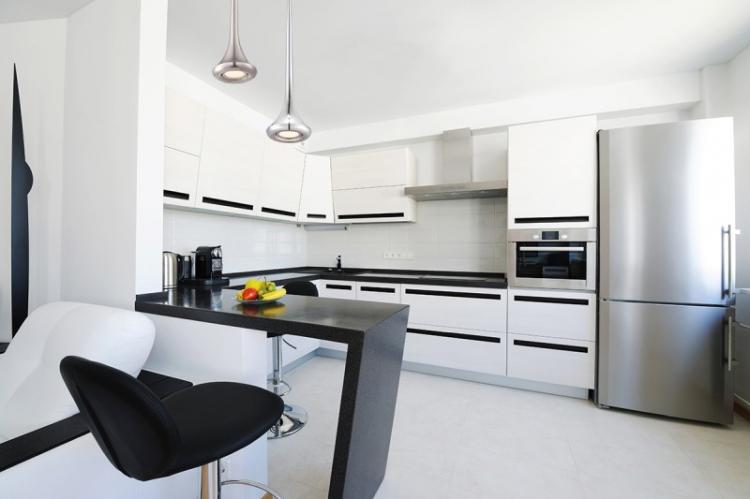 Bar de style high-tech pour la cuisine