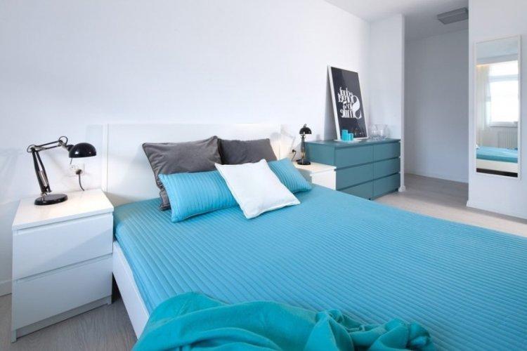 Chambre à coucher de couleur turquoise - photo de design d'intérieur