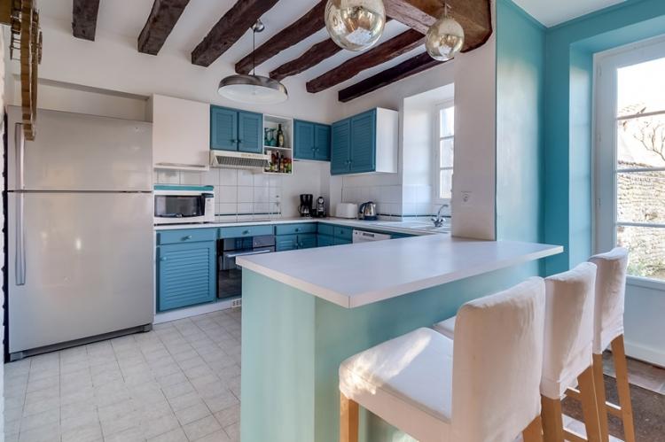 Couleur turquoise à l'intérieur de la cuisine