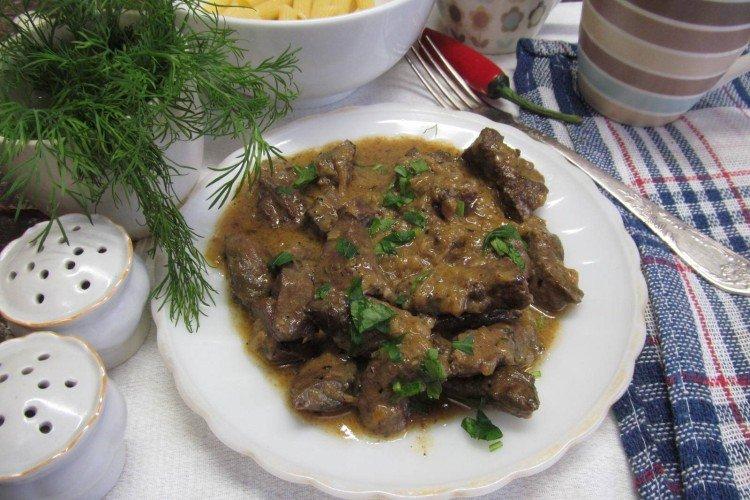 Foie de boeuf laitier dans une mijoteuse - recettes