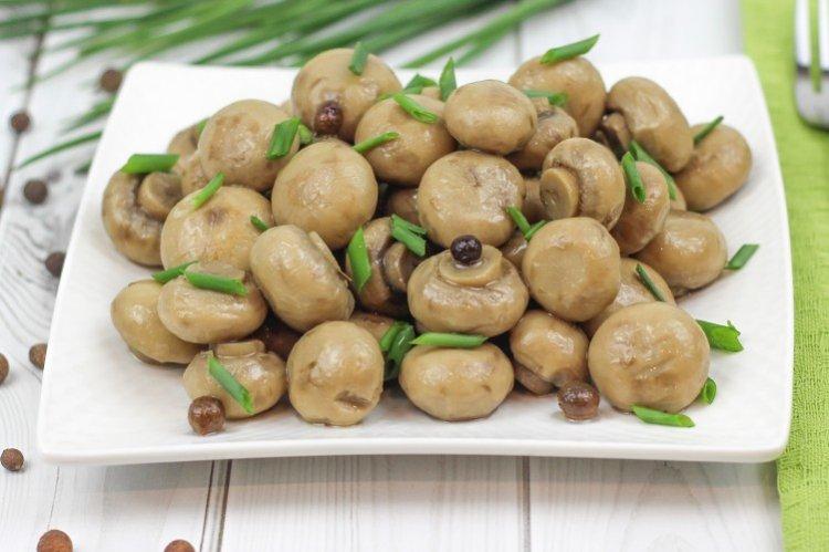 Champignons marinés sans huile - recettes