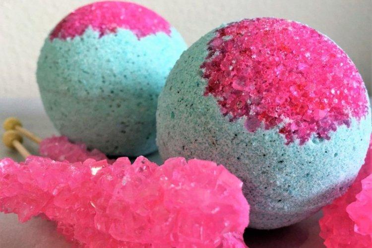 Bombes de bain bricolage au sel de mer - recettes comment faire