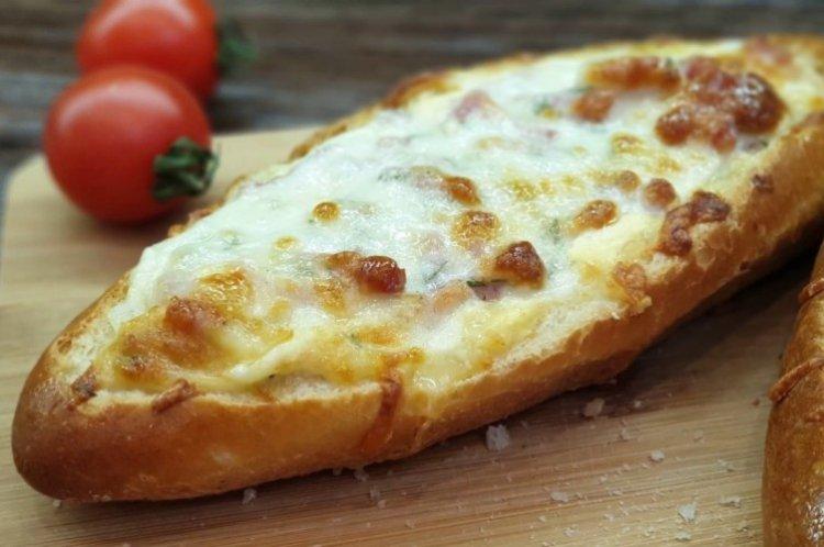 Sandwichs Bateaux sur la table de fête - recettes