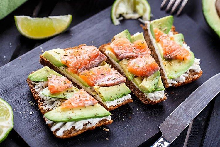 Sandwichs au poisson rouge et pistaches - recettes
