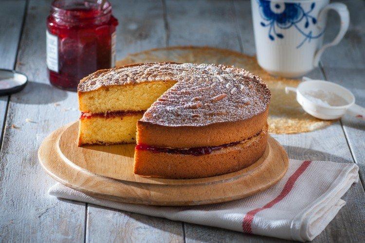 Gâteau rapide avec deux gâteaux pour le thé - recettes