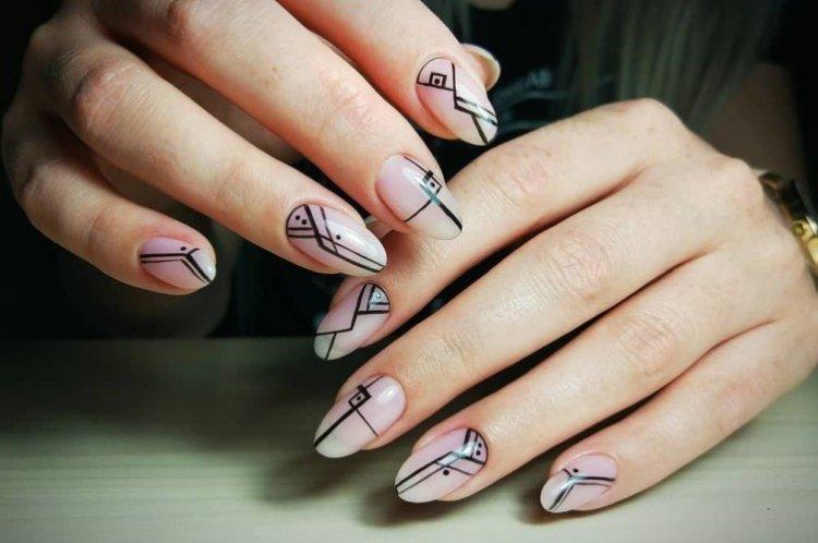 Résumé - Manucure noir et blanc