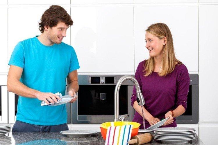 Ce qu'un homme devrait faire à la maison si une femme travaille