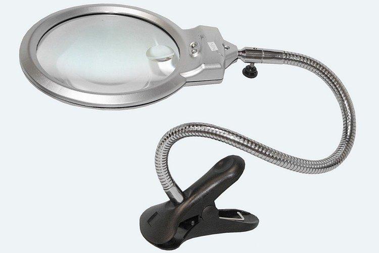 Loupe lumineuse - Quoi offrir à votre femme pour votre anniversaire