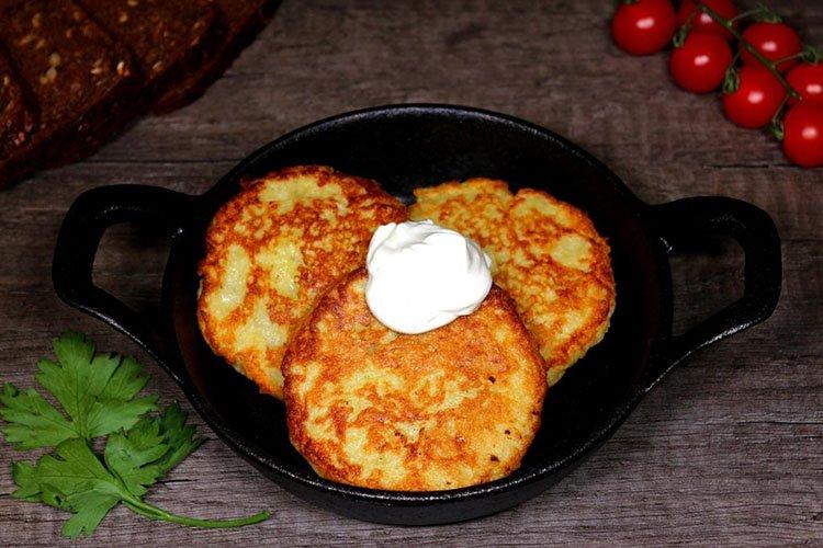 Crêpes de pommes de terre à la viande - Que cuisiner à partir de recettes de viande hachée et de pommes de terre