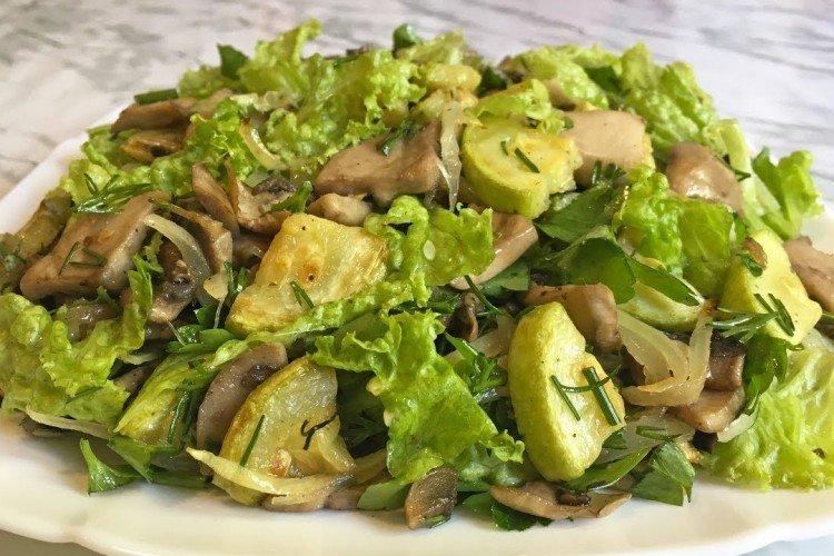 Salade tiède de champignons et courgettes - Que cuisiner à partir de recettes de champignons
