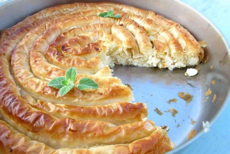 Ring pie aux oignons et aux œufs - Que faire de la pâte feuilletée à la levure