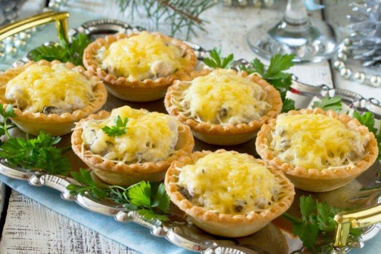 Julienne au poulet - Que cuisiner sur les recettes de table du Nouvel An