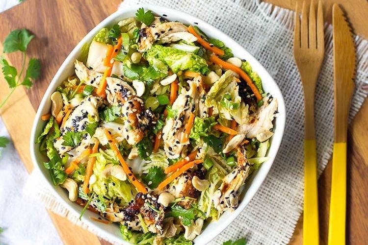Salade de poulet chinoise - Que cuisiner pour le déjeuner rapide et délicieux