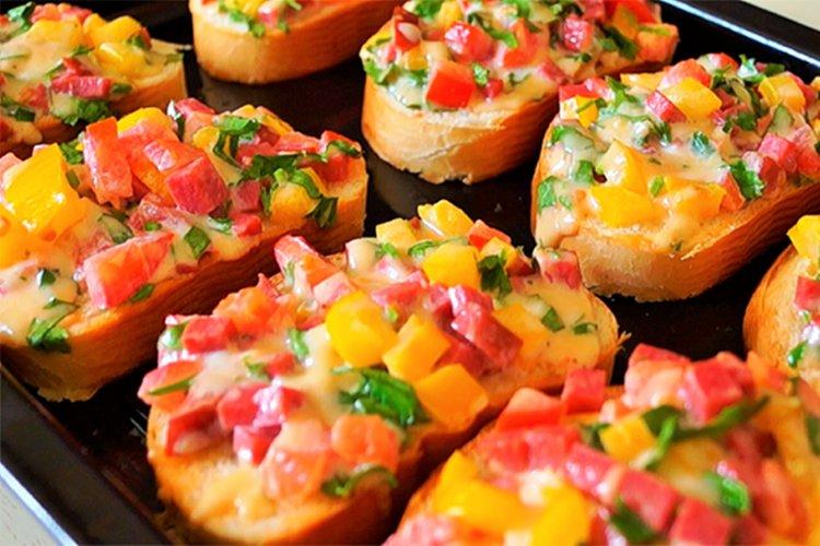 Sandwichs chauds Kaléidoscope - Que cuisiner pour les recettes d'anniversaire d'un enfant