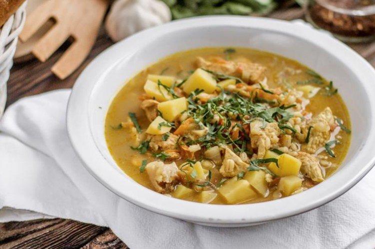 Soupe de champignons à l'orge - Que cuisiner pour les recettes du déjeuner d'un enfant