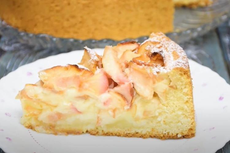 Tarte aux pommes Tsvetaevsky avec du sucre - recette étape par étape avec photo