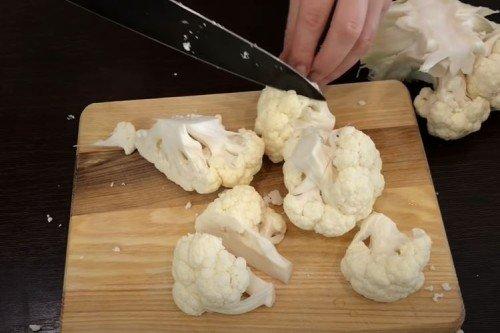 Chou-fleur aux herbes et fromage au four - une recette pas à pas