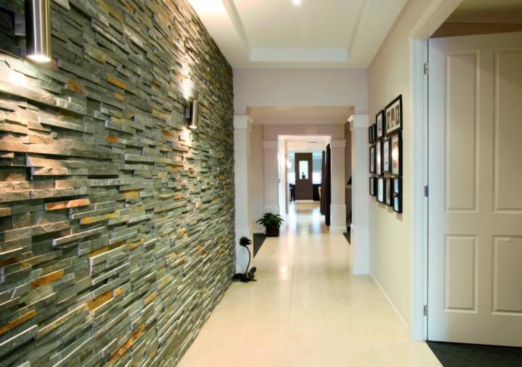 Pierre décorative à l'intérieur - photo