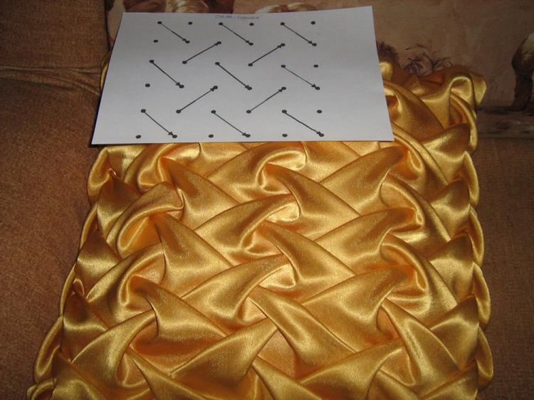 Oreillers avec des bouffées - Motifs et idées d'oreillers décoratifs de vos propres mains