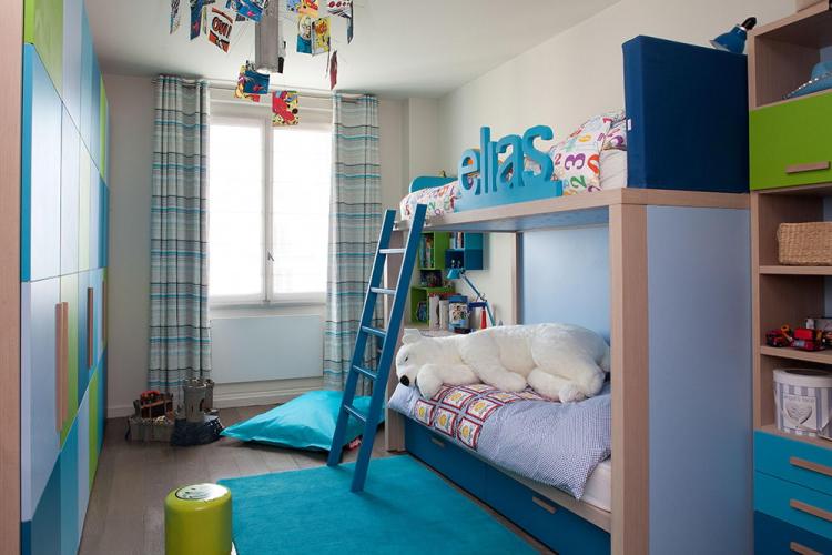 Petite chambre d'enfants pour enfants de sexes différents - Design d'intérieur