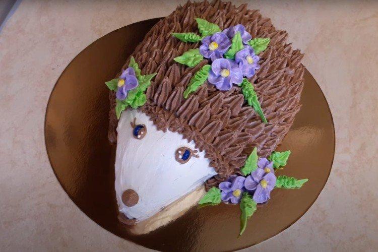 Gâteau hérisson bricolage pour enfants - recette étape par étape avec une photo