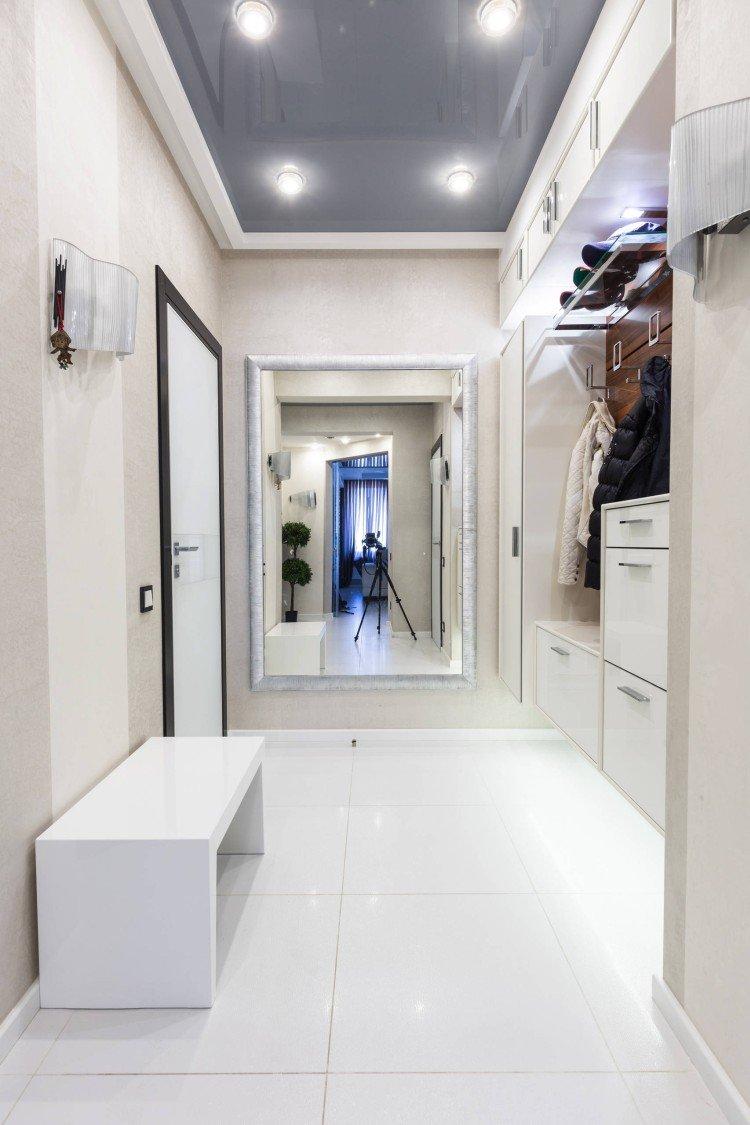 Couloir et couloir contemporains - photo de design d'intérieur