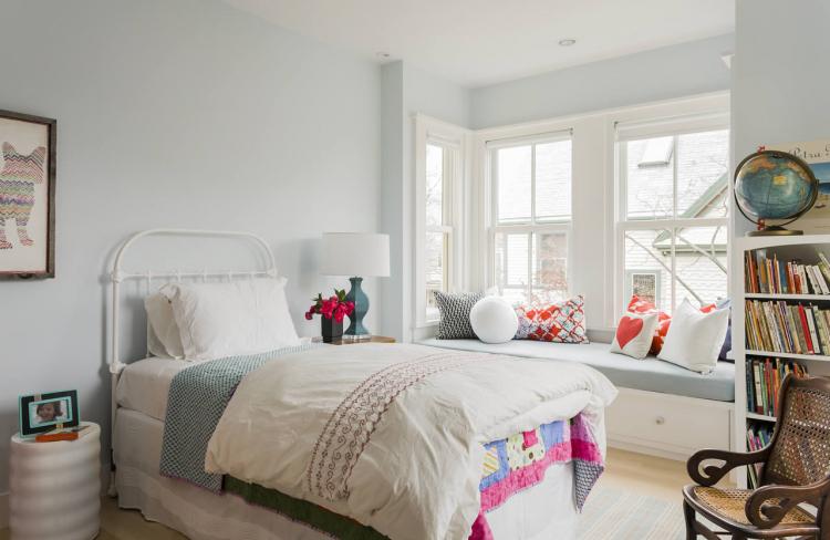 Conception d'une petite chambre pour une adolescente