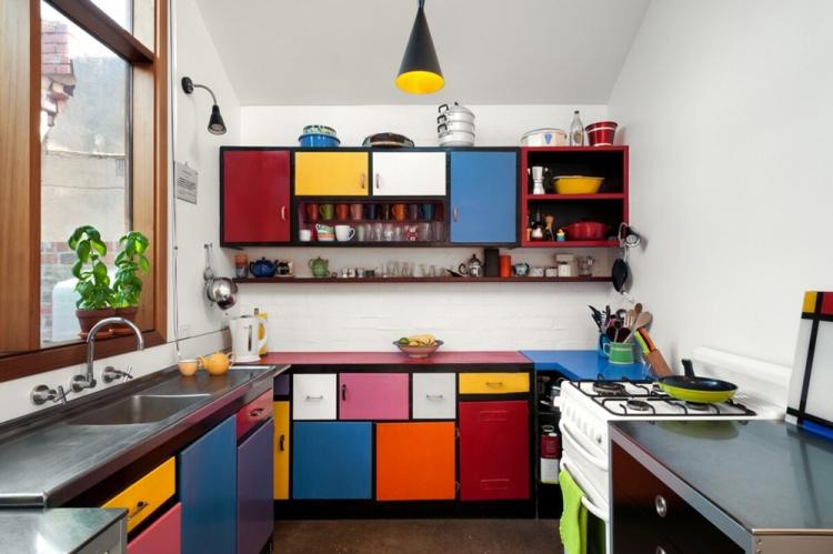 Cuisine 11 m² dans le style du pop art - Design d'intérieur