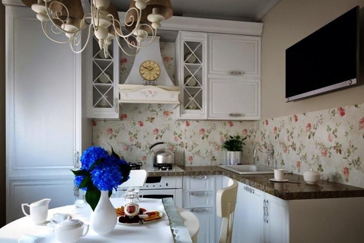 Cuisine 2 par 3 de style provençal - Aménagement intérieur