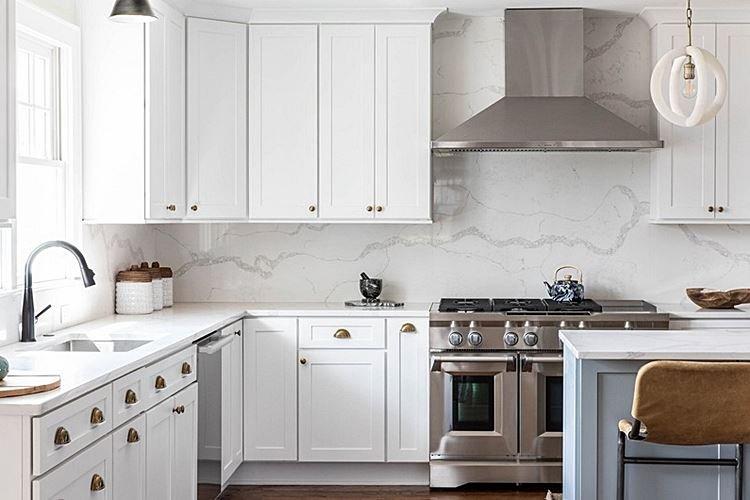 Conception de cuisine blanche 2021