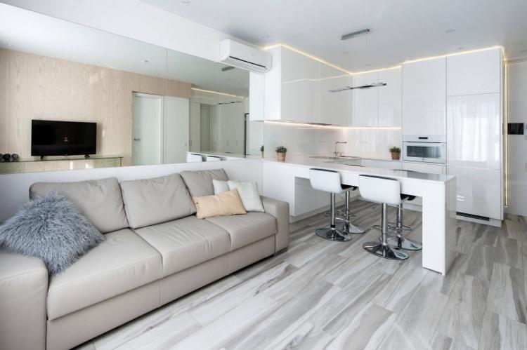 Plus de surfaces de miroir - Design cuisine-salon