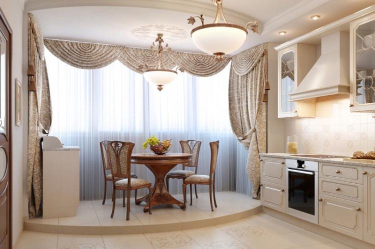 Cuisine combinée avec un balcon - photo de design d'intérieur