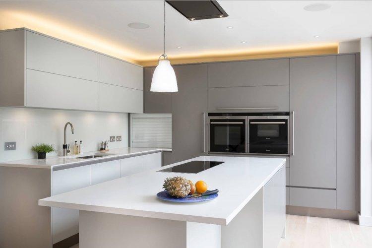 Cuisine dans le style du minimalisme - photo de design d'intérieur