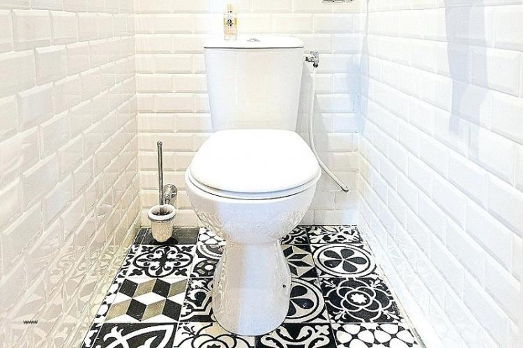 Conception de petites toilettes - photos d'intérieurs réels