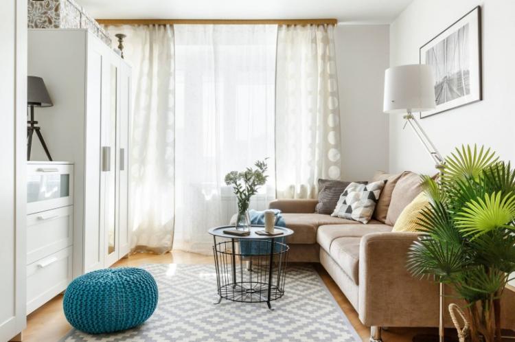 Conception d'un petit salon - photos de vrais intérieurs