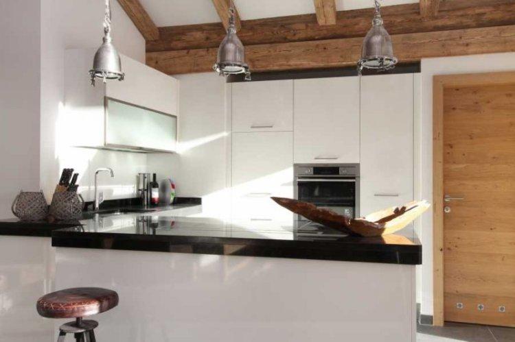 Conception de cuisine dans le grenier - photo