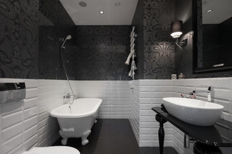 Salle de bain combinée en noir - Design d'intérieur