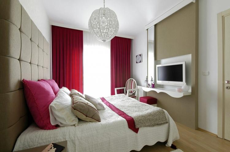 Chambre rouge 10 m² - Design d'intérieur