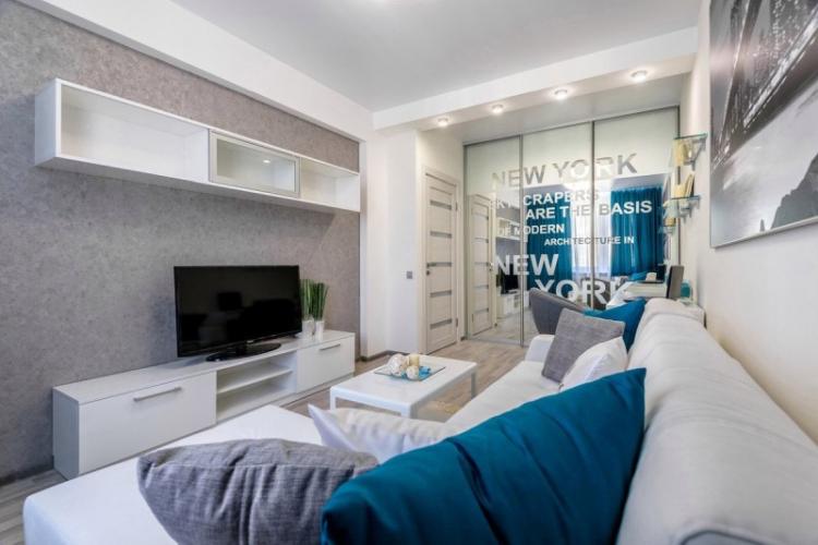 Salon étroit - photo de design d'intérieur