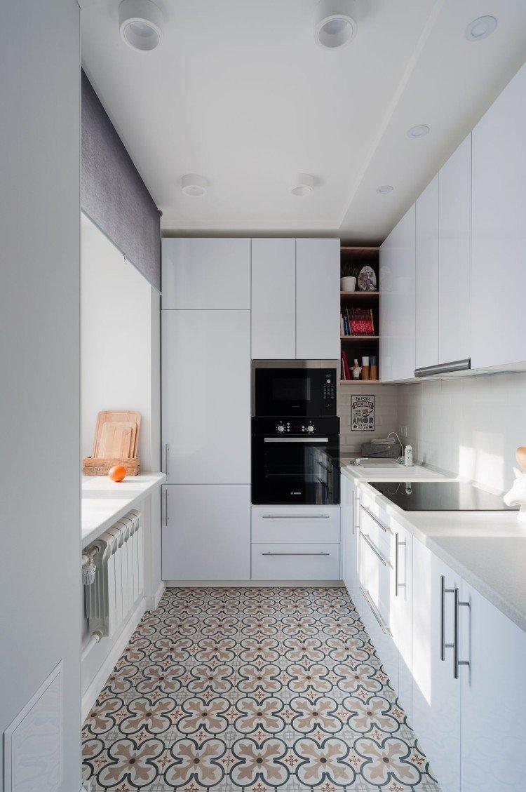 Cuisine étroite - photo de design d'intérieur