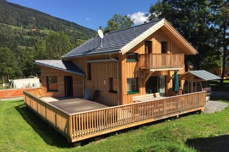 Maisons d'un bar avec terrasse - projets et photos