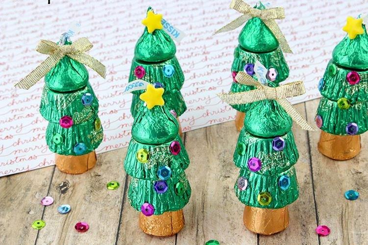 Sapin de Noël DIY fait de bonbons - photos et idées