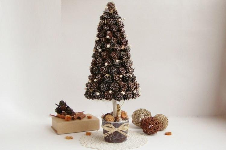 Sapin de Noël DIY fait de cônes - photos et idées