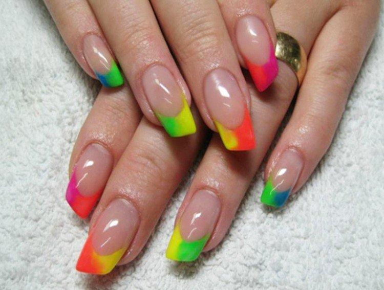 Rouge à lèvres - Formes d'ongles pour manucure