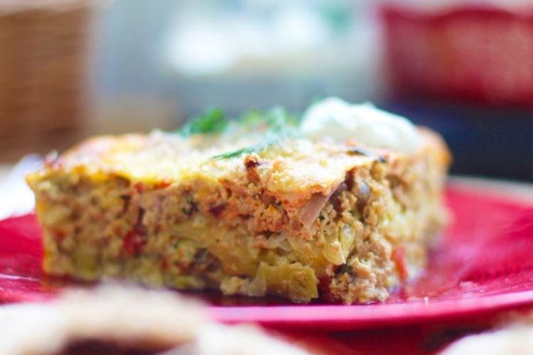 Casserole avec de la viande hachée et du chou