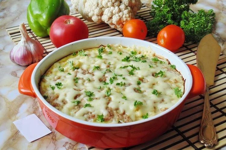 Casserole de viande hachée, chou-fleur et fromage feta