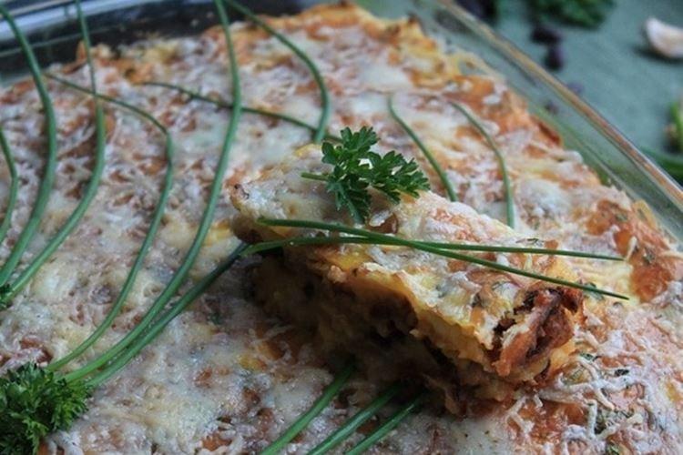 Casserole avec de la viande hachée et des haricots