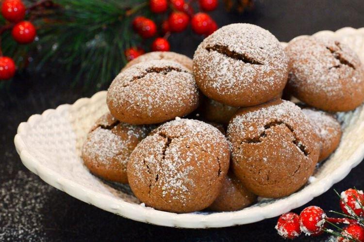 Biscuits au chocolat avec de l'eau et de l'huile végétale